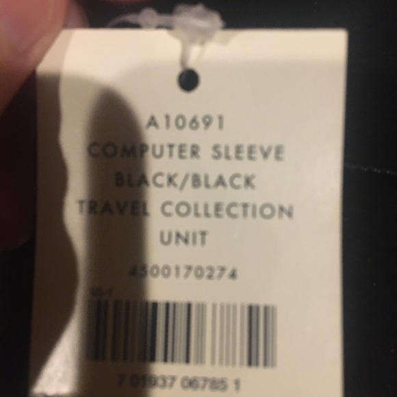 Cole Haan computer sleeve black black New with tag - Picture 3 of 4